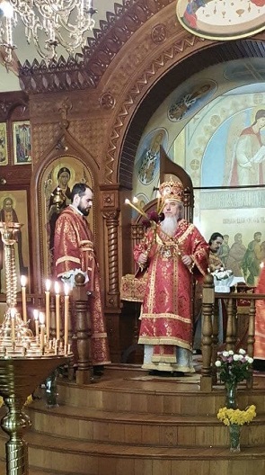 Епископ Гостомельский Тихон возглавил праздничное Пасхальное богослужение