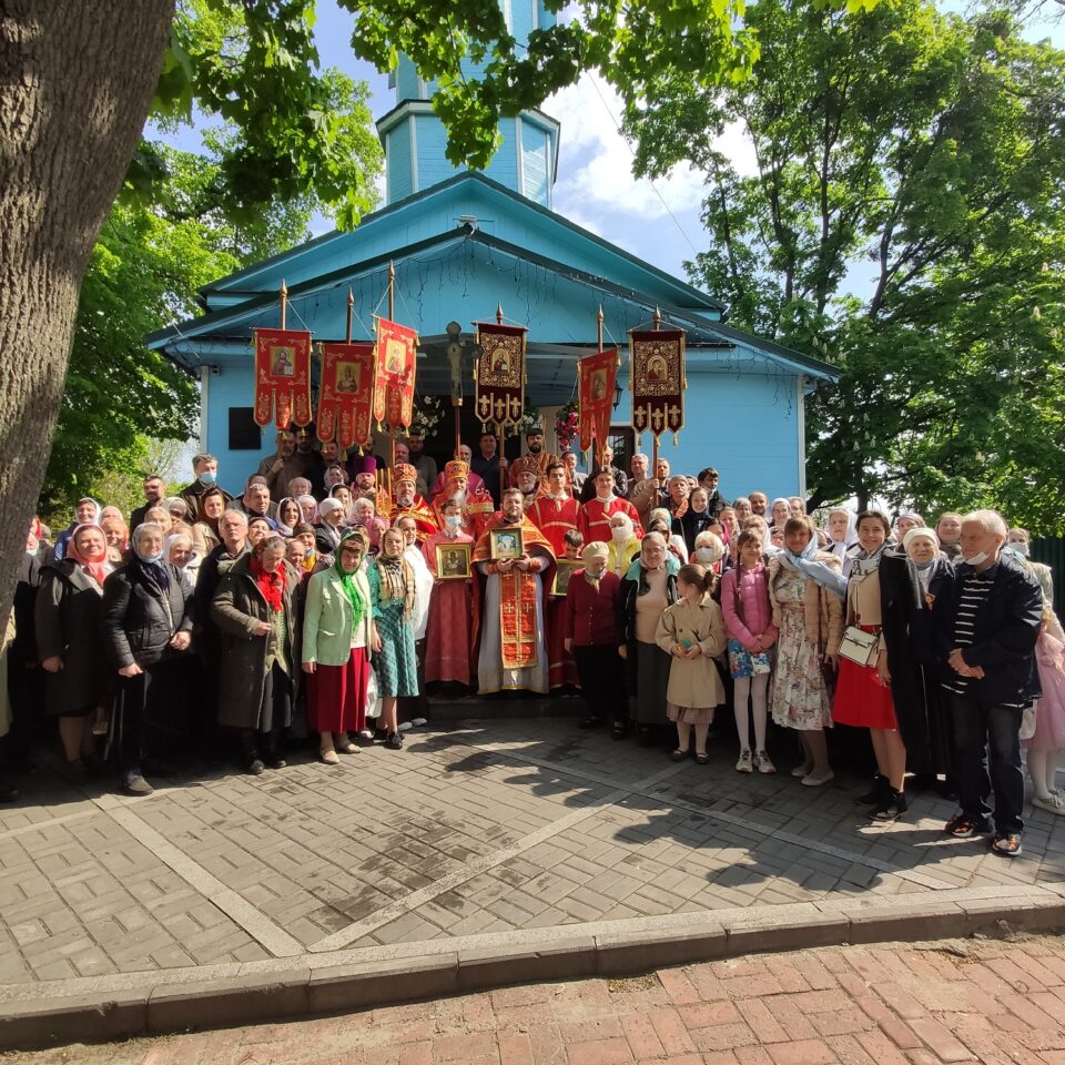 Епископ Гостомельский Тихон возглавил богослужения в Макаровском храме г. Киева