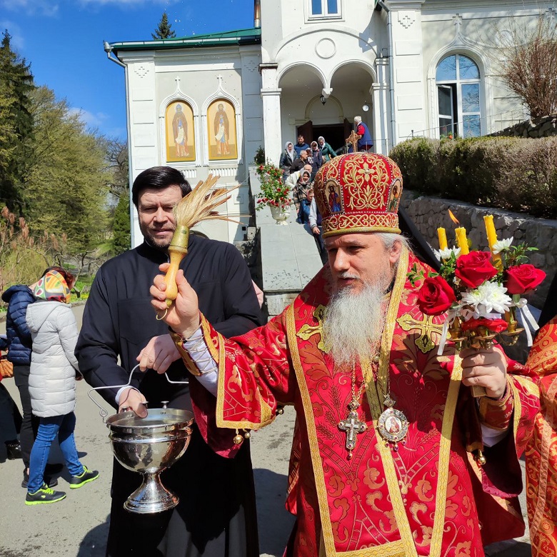 24 квітня 2022 року свято Світлого Христового Воскресіння очолив єпископ Тихон Гоcтомельський