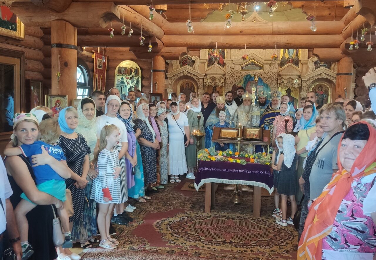 Єпископ Гостомельський Тихон очолив престольне свято Свято-Успенського храму
