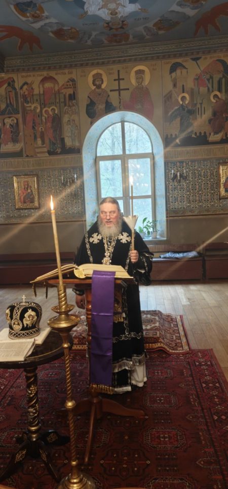 Читання Дванадцяти Страсних Євангелій у Великий Четвер